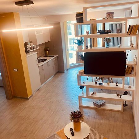 Luxury Kln By Alezzi Mamaia Nord Appartement Năvodari Buitenkant foto
