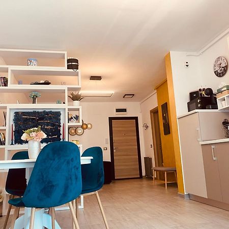 Luxury Kln By Alezzi Mamaia Nord Appartement Năvodari Buitenkant foto
