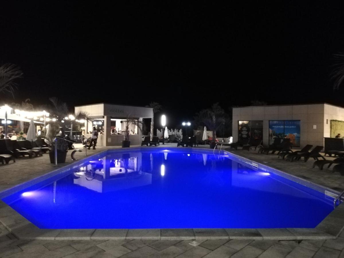 Luxury Kln By Alezzi Mamaia Nord Appartement Năvodari Buitenkant foto