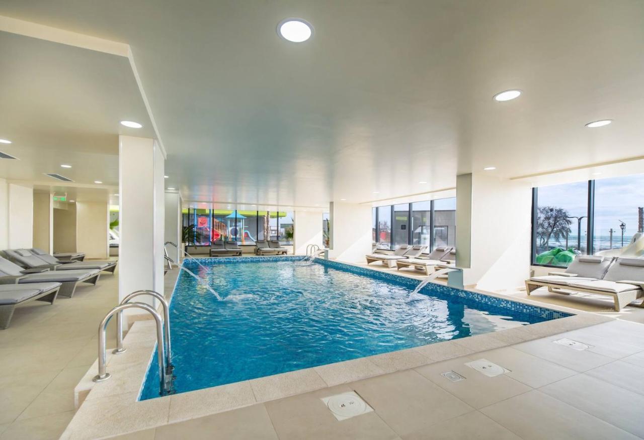 Luxury Kln By Alezzi Mamaia Nord Appartement Năvodari Buitenkant foto